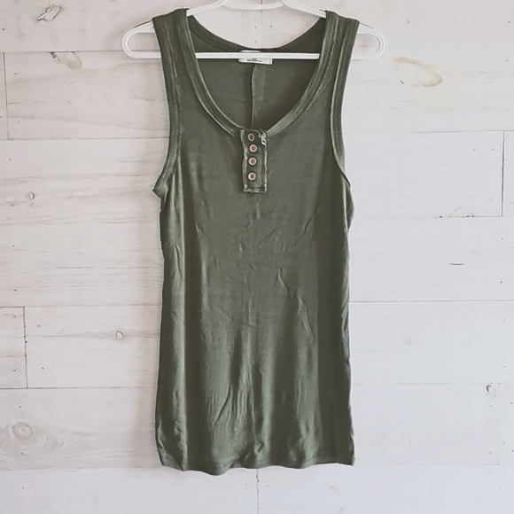 New Button Detail Ribbed Tank - Picture 1 of 3